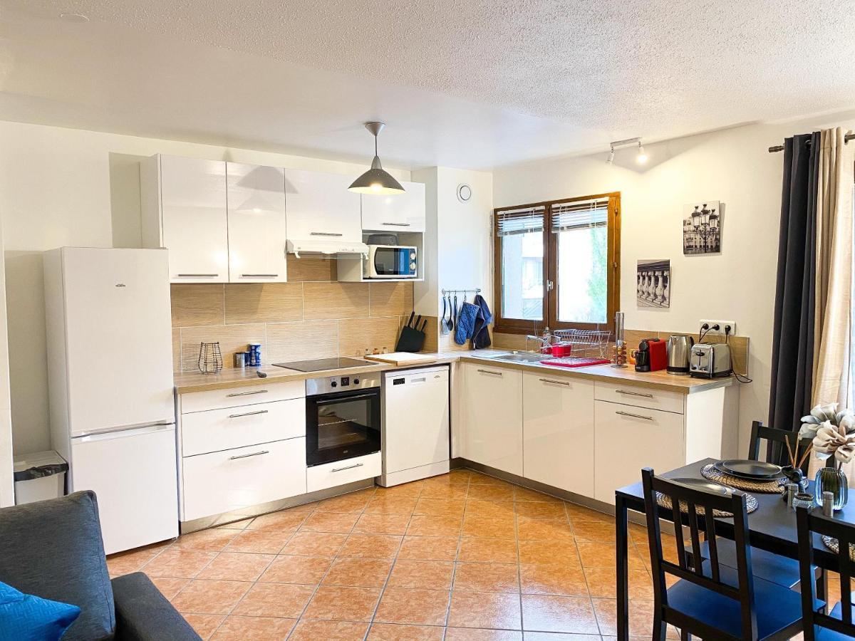 Luxueux Appartement Evry Centre - Parking - Rer A 10 Min Courcouronnes Buitenkant foto